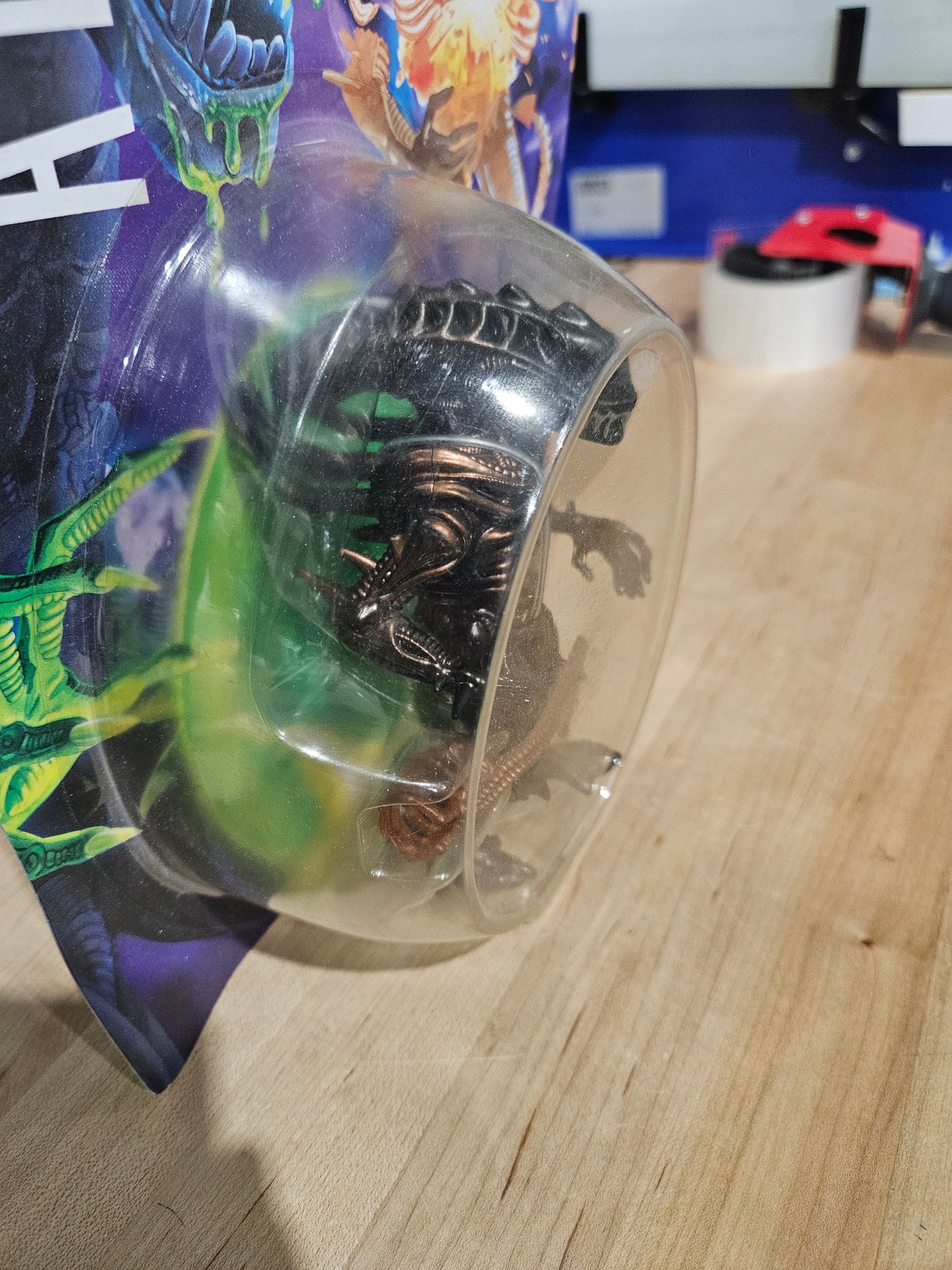 Scorpion Alien with Face Hugger Aliens