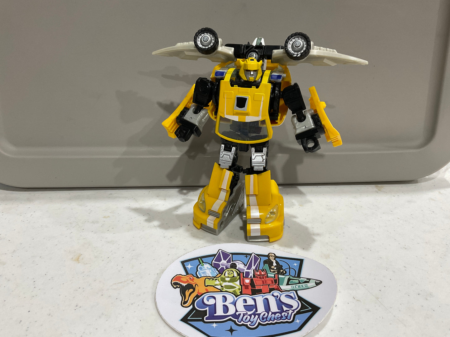 2006 Robots In Disguise Classics Bumblebee Loose COMPLETE