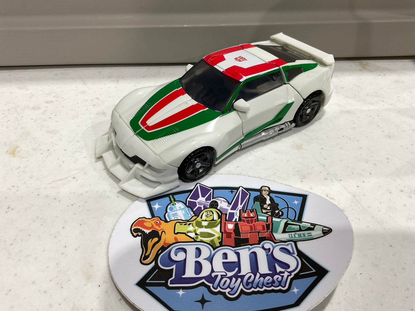 2011 Transformers Generations Deluxe Class Wheeljack COMPLETE
