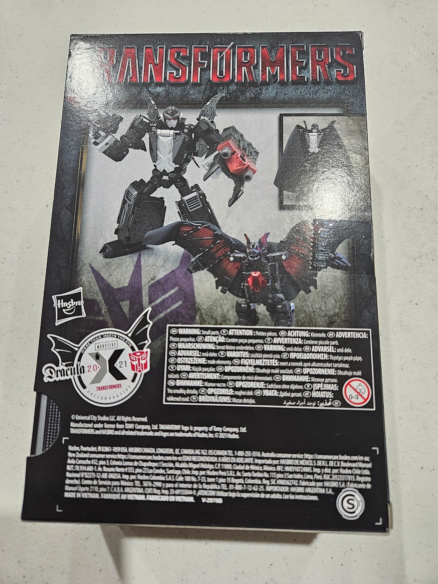 Transformers Universal Monsters Dracula Draculus Takara