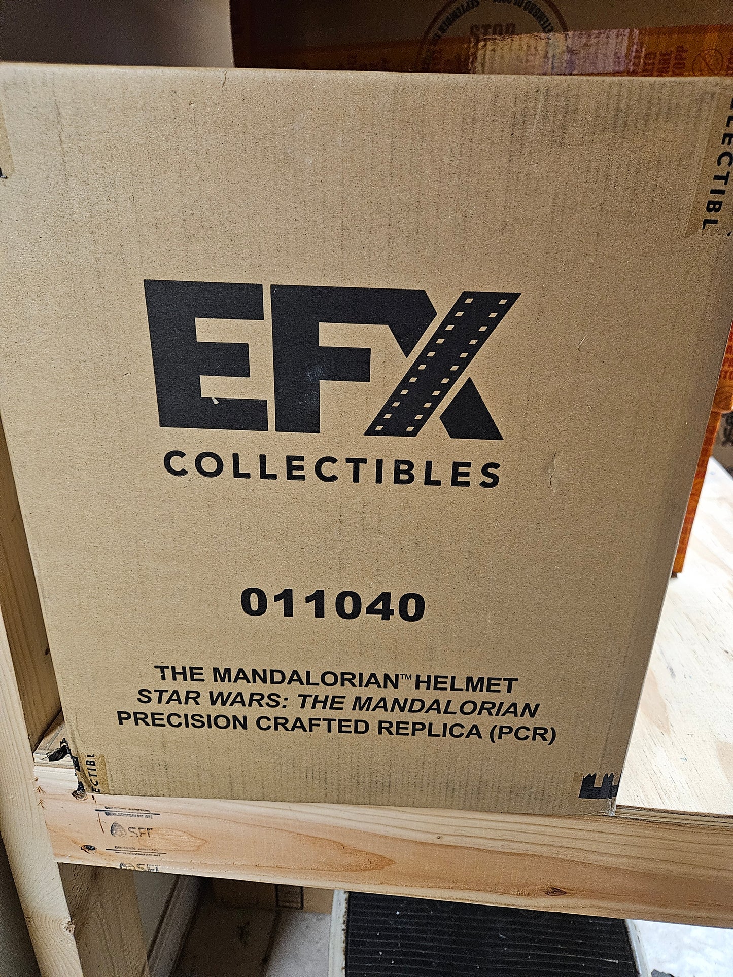 EFX Collectibles Mandalorian Helmet